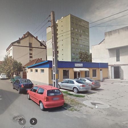 Riverside White Apartment Satu Mare Eksteriør billede